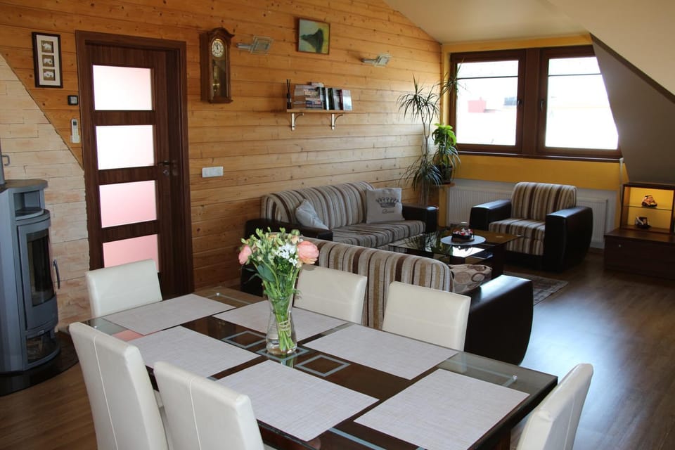 Living room, Seating area, Dining area