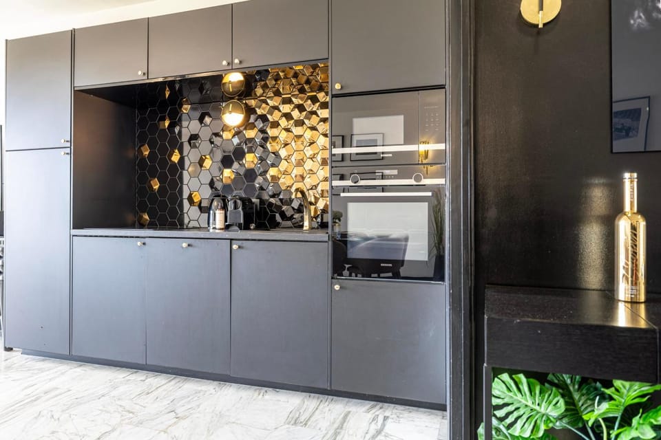 -CLR- Charming 3-Bedroom Apartment in the Heart of Cannes Apartment in Cannes