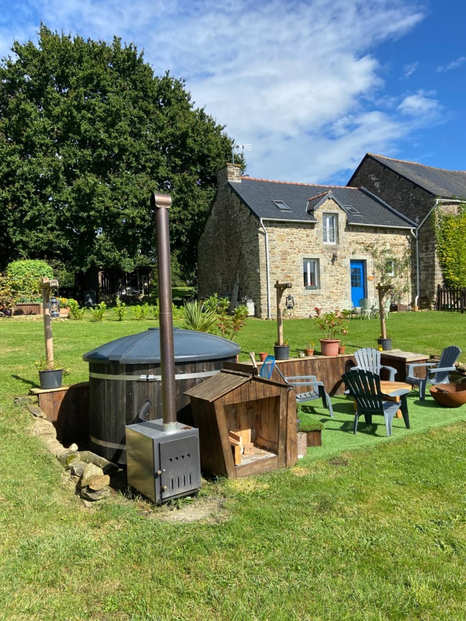 Garden, Hot Tub, Garden view