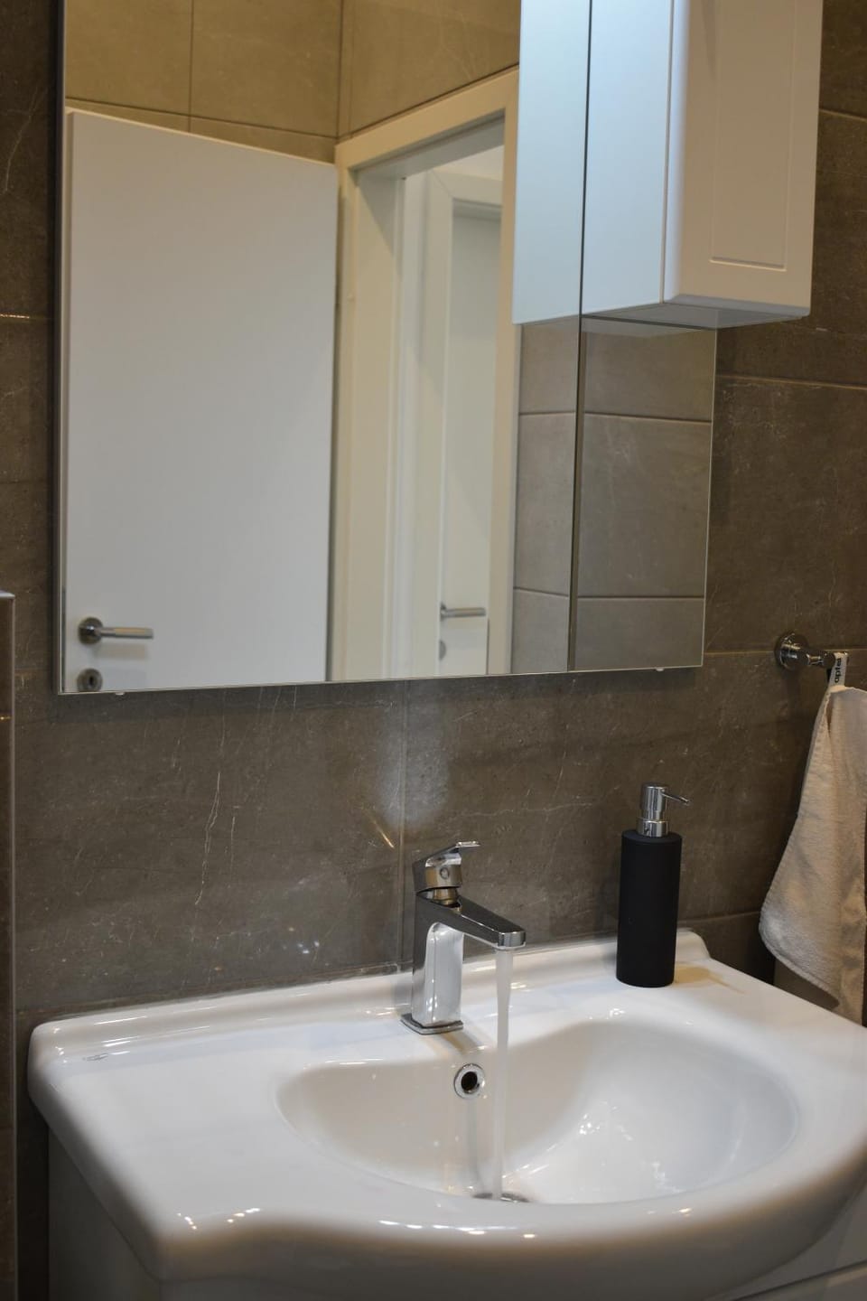 Urban Nest Lazarica - Cozy Apartment Near Beach & Center Apartment in Split