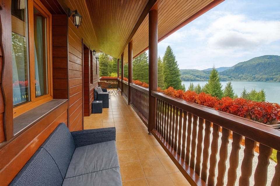 Balcony/Terrace, Lake view