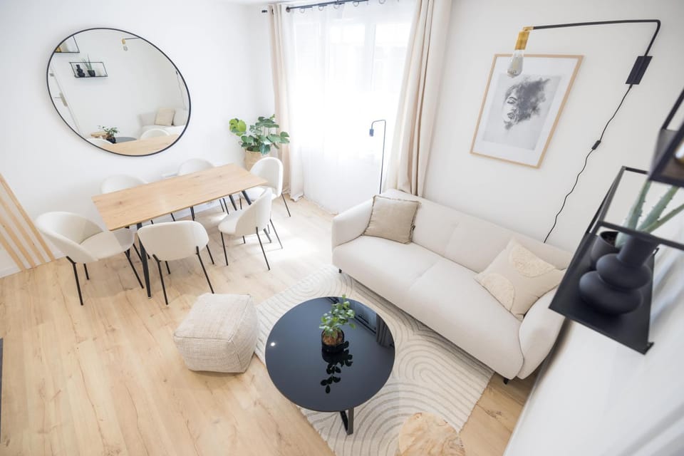 Communal lounge/ TV room, Living room, Seating area, Dining area