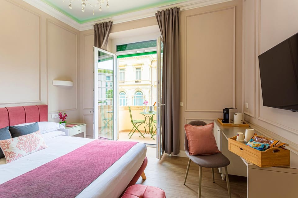 Bed, Casino, Balcony/Terrace, Bedroom