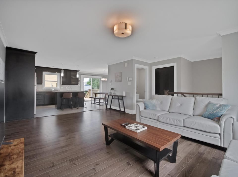 Comfortable 3BR Getaway House in Dieppe