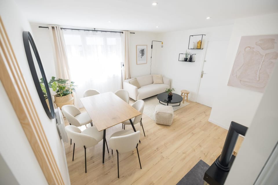 Communal lounge/ TV room, Living room, Seating area, Dining area