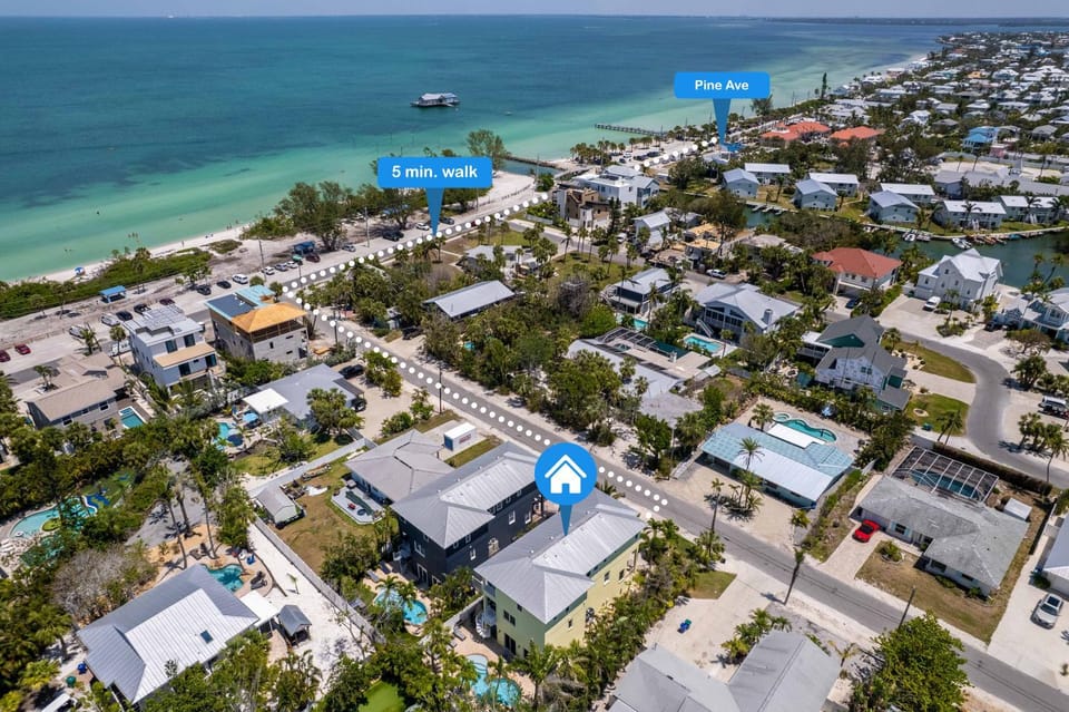 Private Pool - Island Dream by SeaBreeze Vacation House in Anna Maria Island