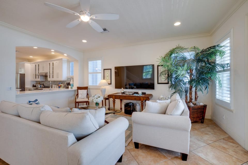 Private Pool - Island Dream by SeaBreeze Vacation House in Anna Maria Island