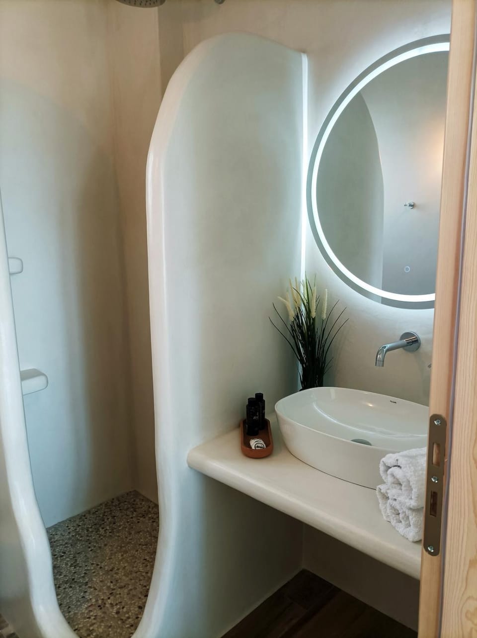 Shower, Bathroom, towels