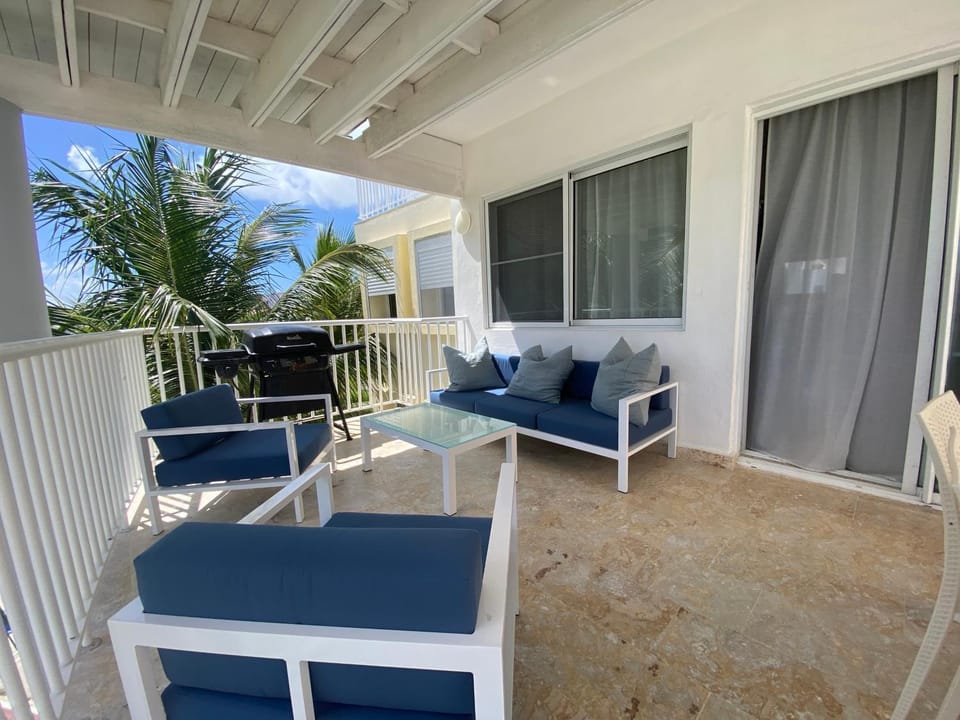 Patio, Day, View (from property/room), Balcony/Terrace, Living room, Seating area, Dining area
