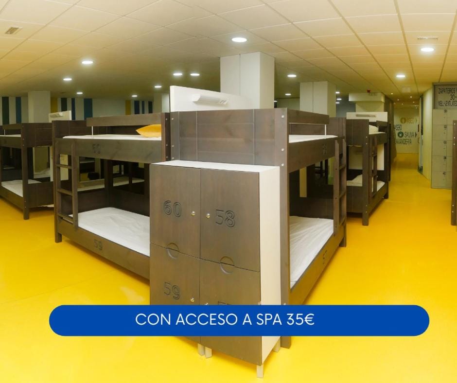 Albergue Spa Cruceiro de Pedrouzo Hostel in Galicia