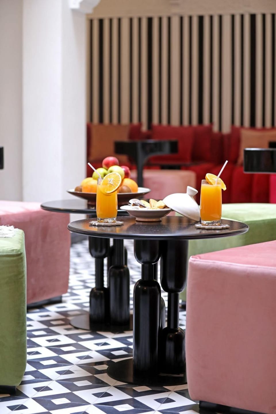 Seating area, Breakfast