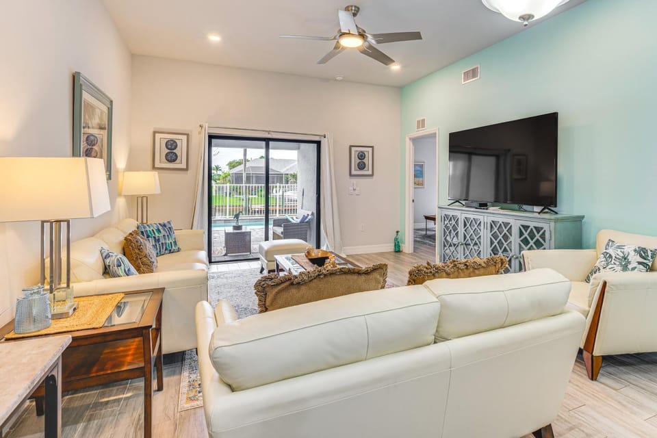 Canal-Front Gem w/ Heated Pool in Cape Coral House in Cape Coral