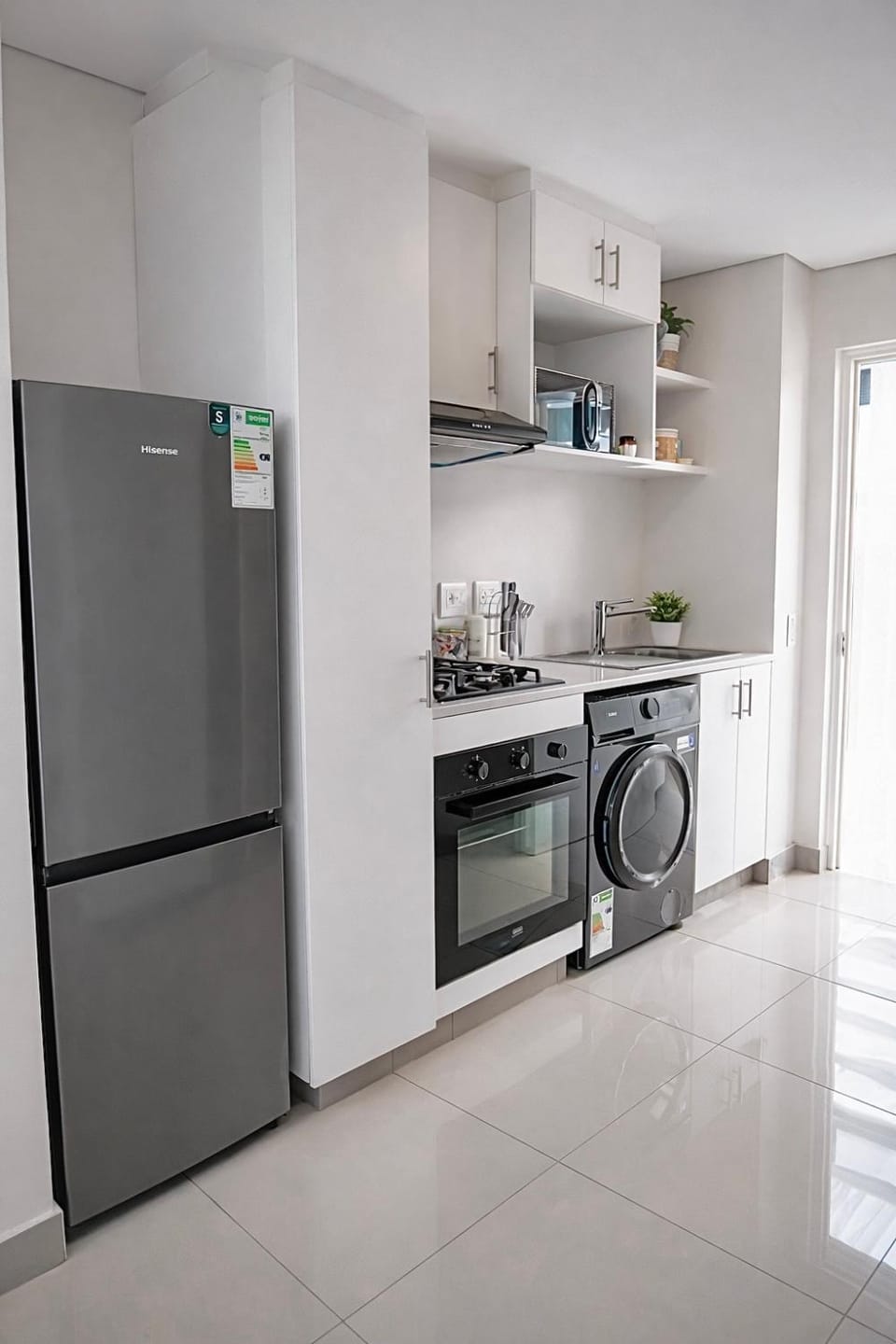 Millennial Apartments, Amplify Living STUDIO- AIRCON, FREE PARKING, 5 MIN WALK TO GATEWAY Apartment in Umhlanga