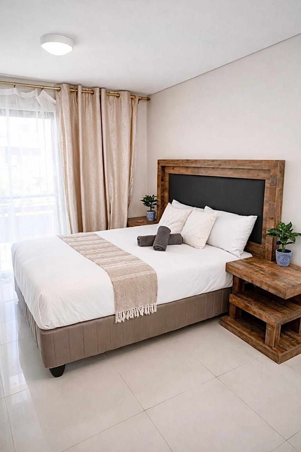 Millennial Apartments, Amplify Living STUDIO- AIRCON, FREE PARKING, 5 MIN WALK TO GATEWAY Apartment in Umhlanga