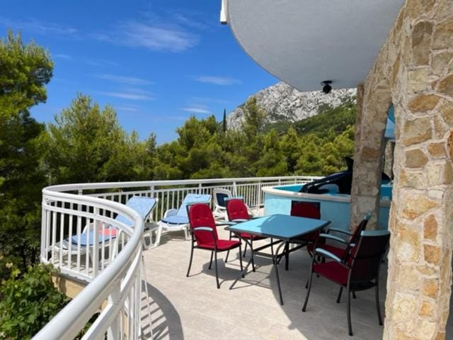 Day, Balcony/Terrace, Seating area