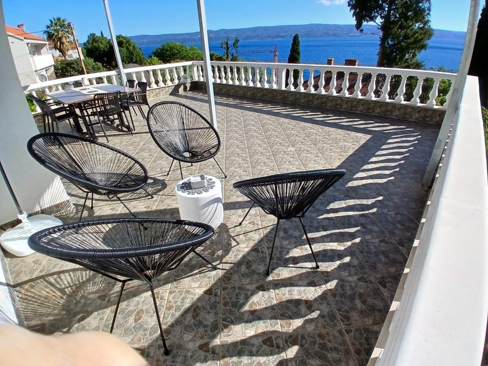 View (from property/room), Balcony/Terrace, Seating area, Sea view