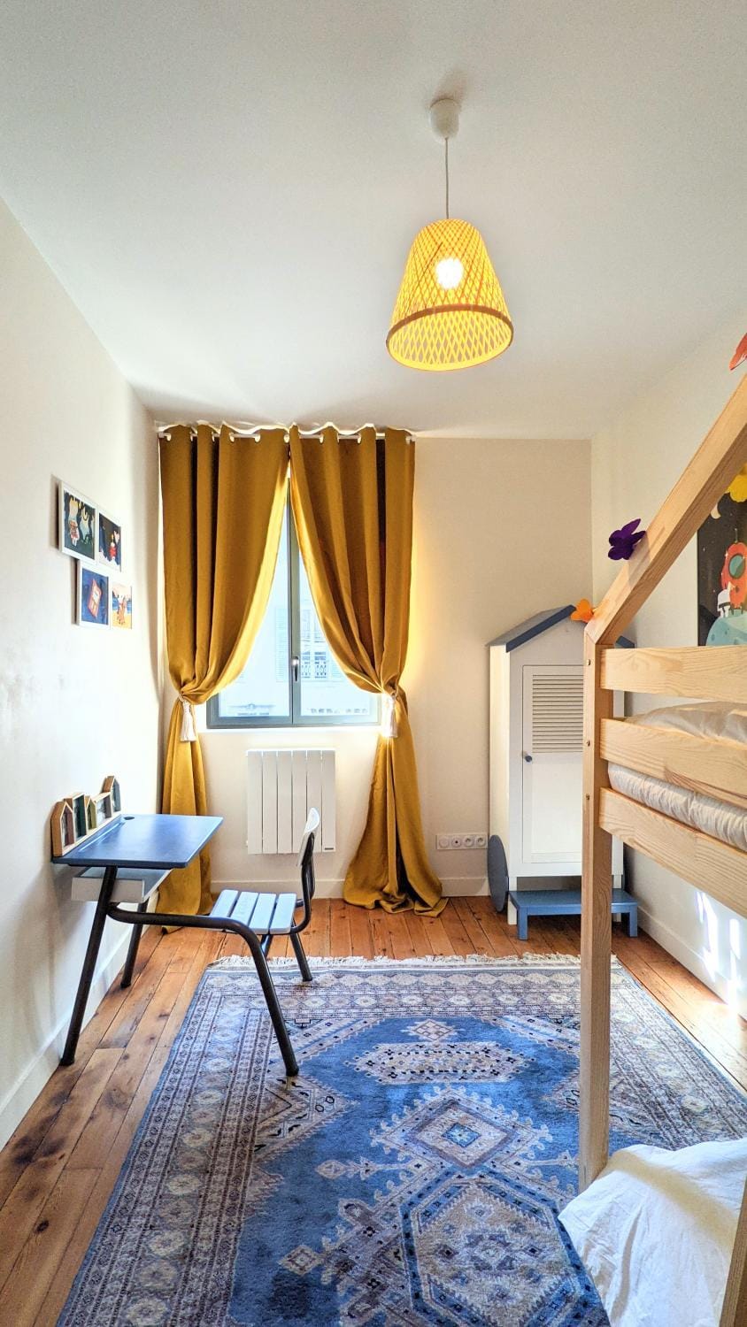 Bed, Photo of the whole room, Bedroom, bunk bed