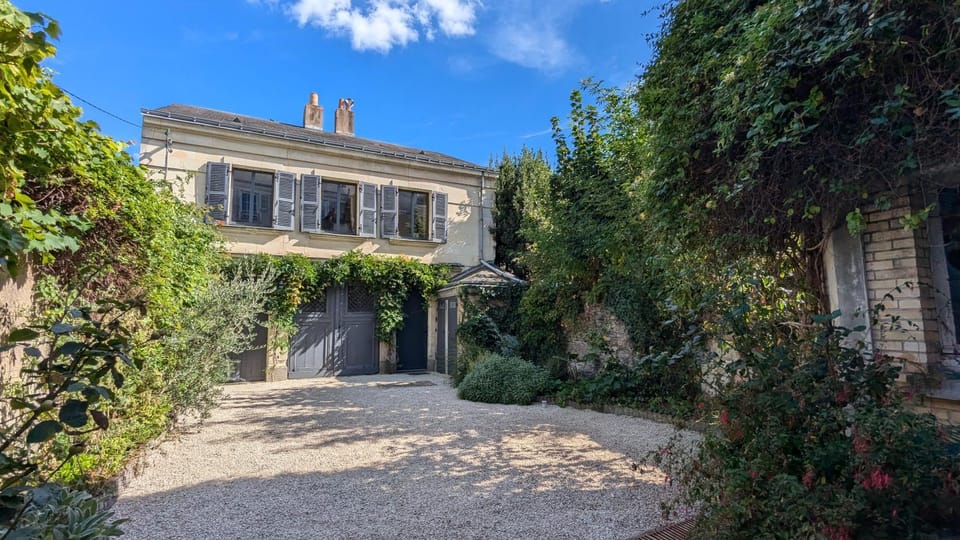 Property building, Spring, Day, Garden, Garden view