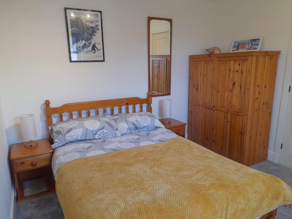 Double room, living space and bathroom, in a family home, near Ulverston Bed and Breakfast in Copeland District