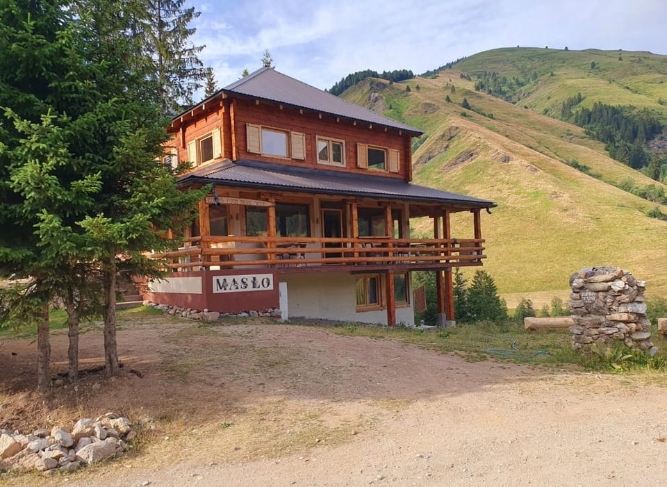 Property building, Restaurant/places to eat