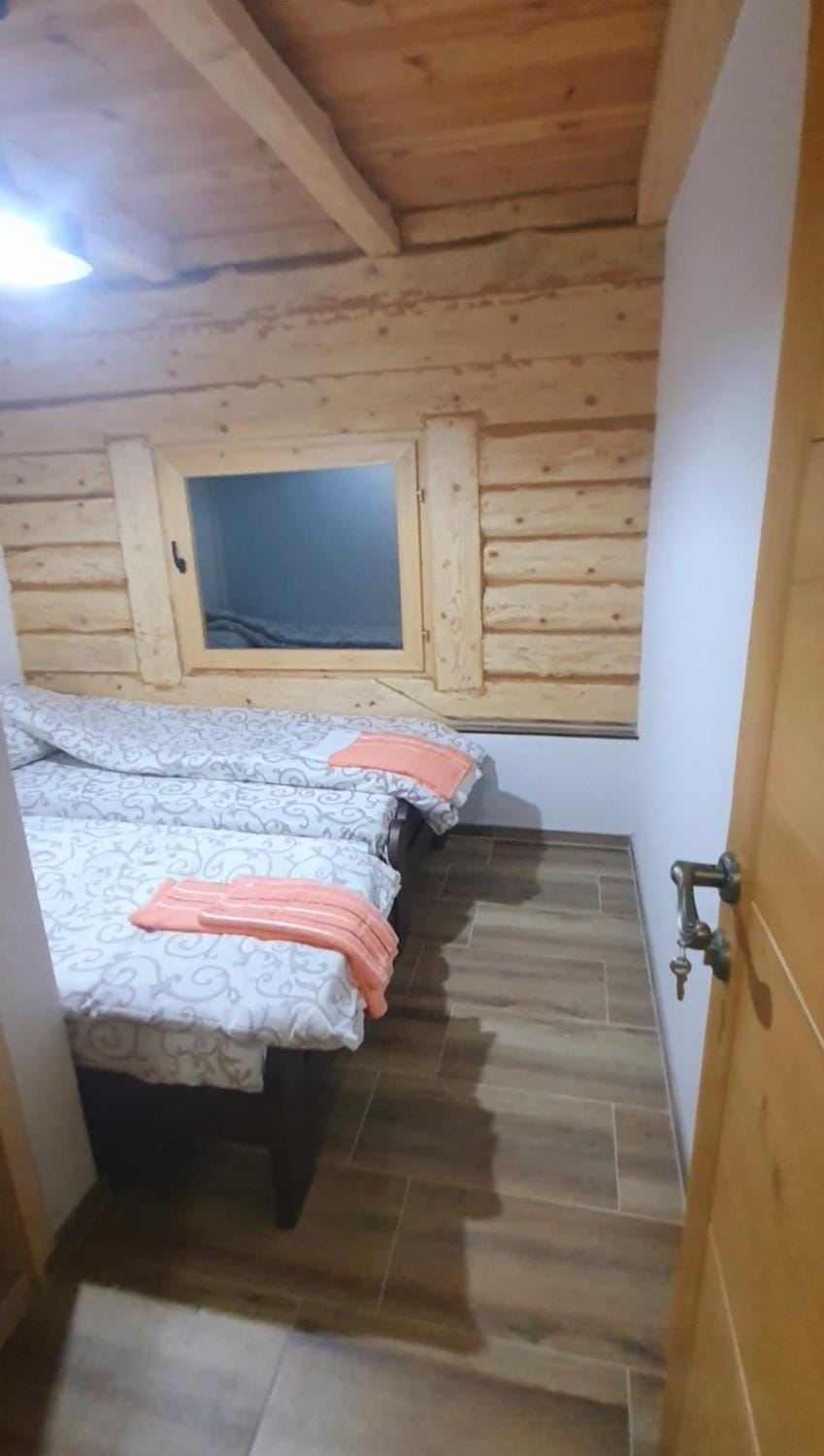 Maslo Bed and Breakfast in Montenegro