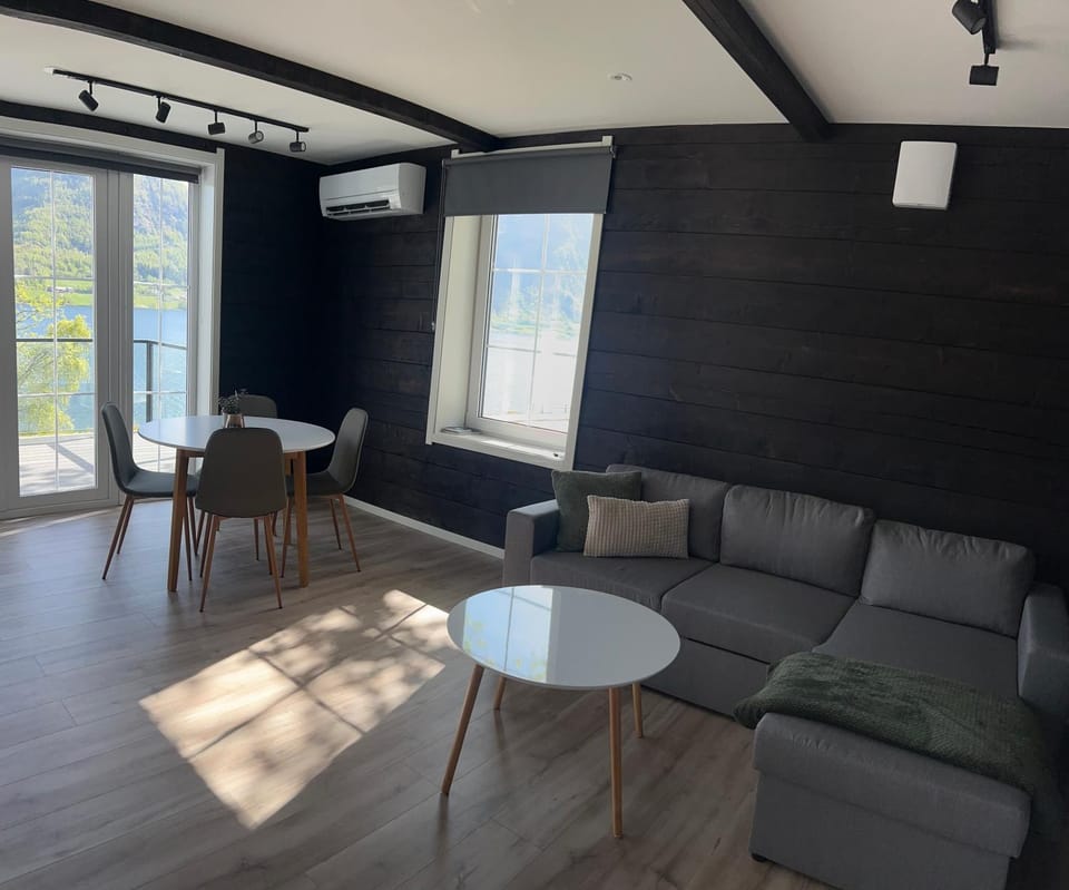 Living room, Seating area, Dining area, air conditioner