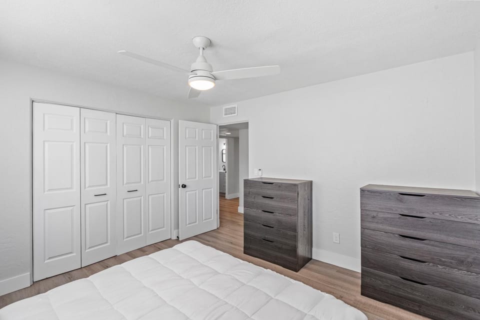 Palms Retreat in Central Largo - mins to the Sand! Apartment in Largo