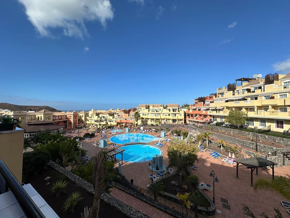 Royal Palace- Granada Park Apartment in Playa de las Americas