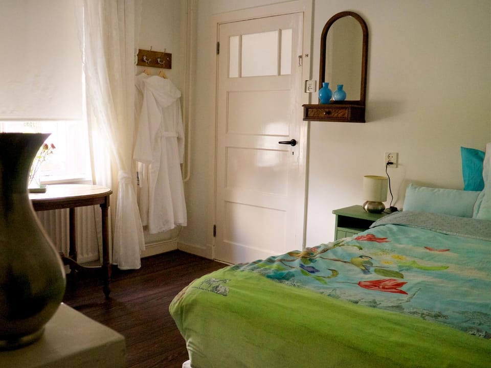 Bed, Photo of the whole room