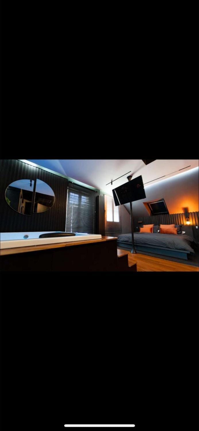 Mirava room Apartment in Île-de-France