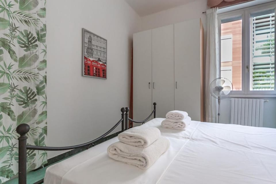 Central Station-Porta Nuova Pet Friendly 4 pax Chek in H24 Apartment in Milan
