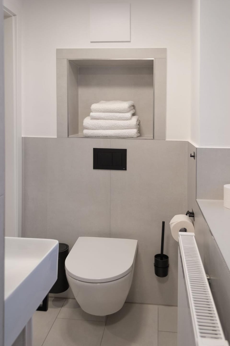 Toilet, Bathroom, towels