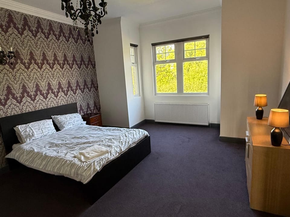 Lux spacious 3BR entire apartment Apartment in Wakefield