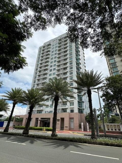 Property building, Day, Street view, Location