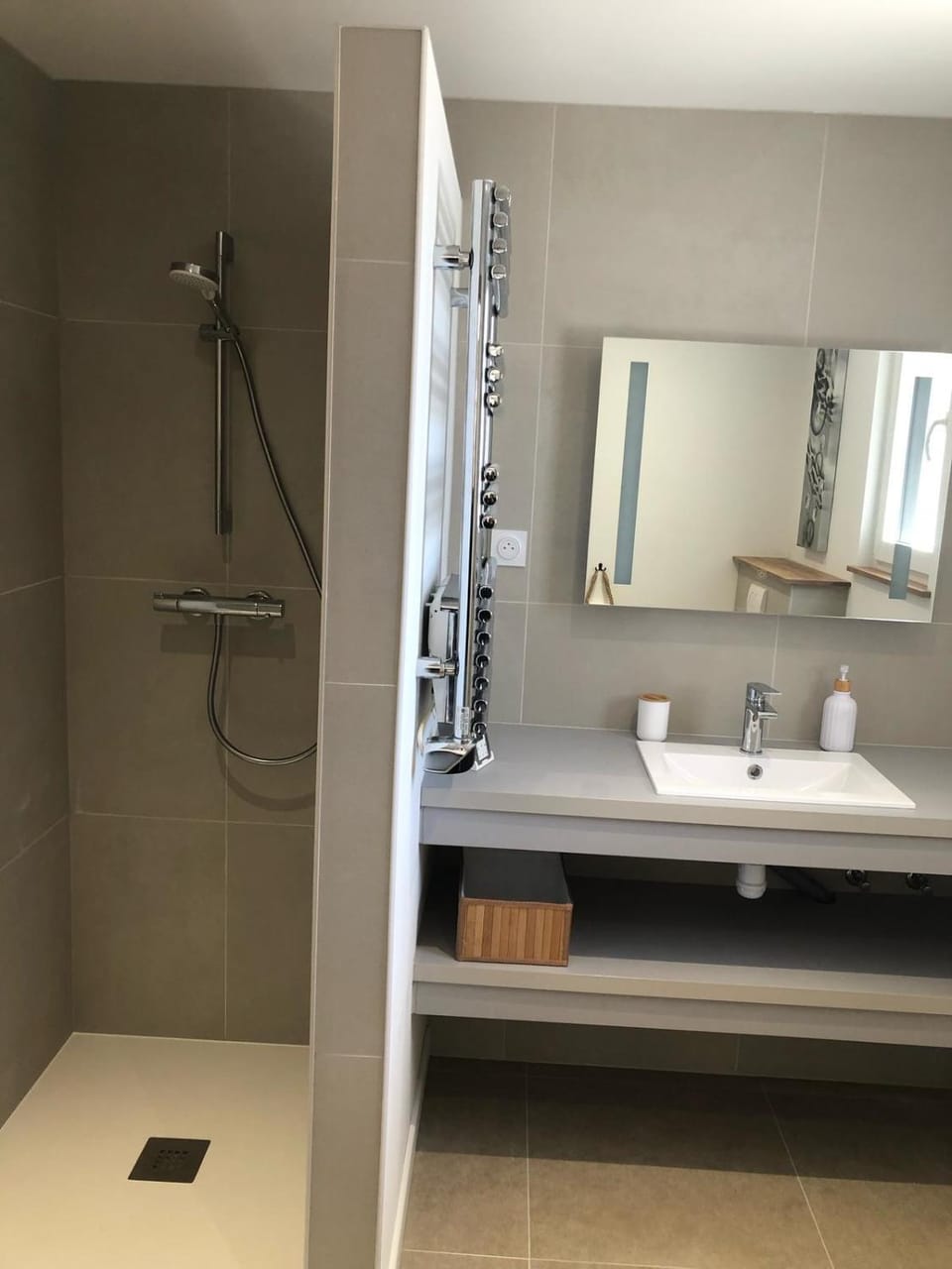 Shower, Bathroom
