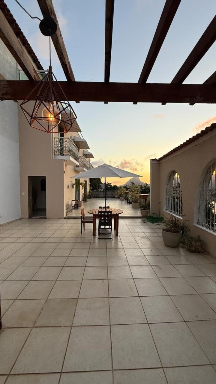 Natural landscape, Balcony/Terrace, Dining area
