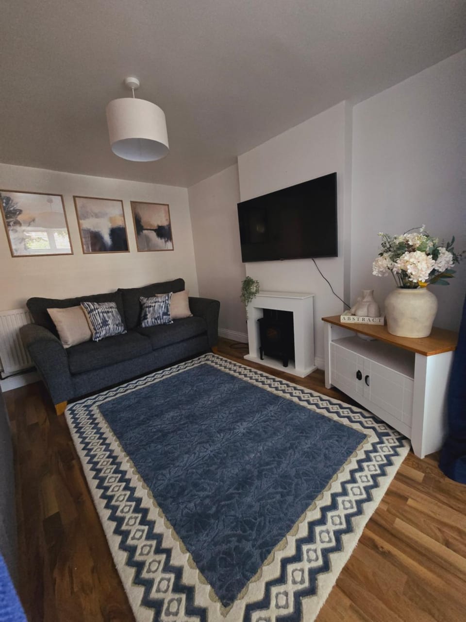 Communal lounge/ TV room, Living room