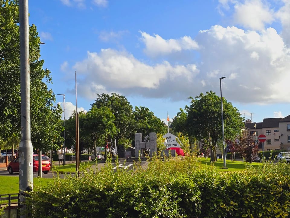 Neighbourhood, Natural landscape, Garden view, Street view, Location