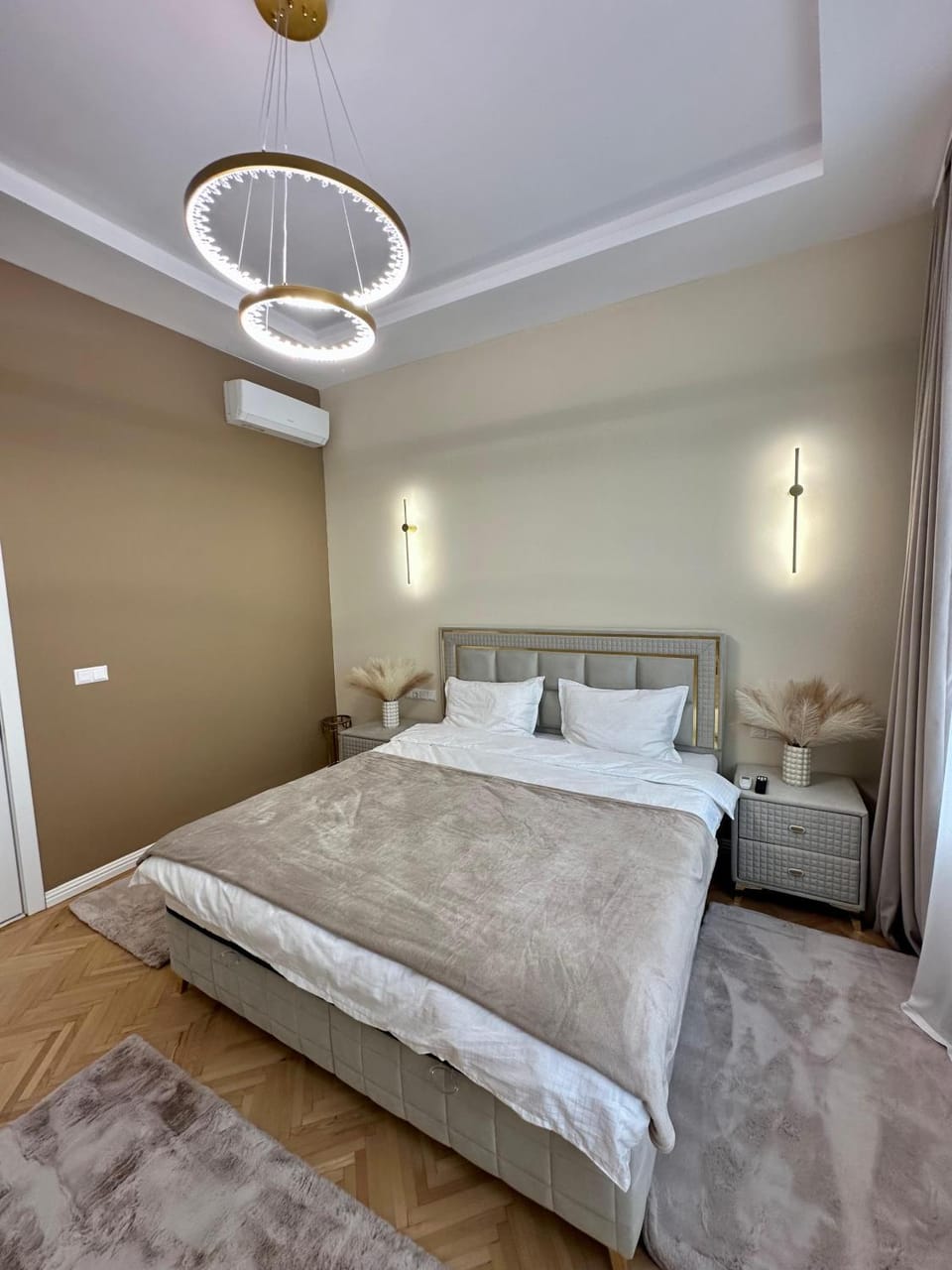 Bed, air conditioner