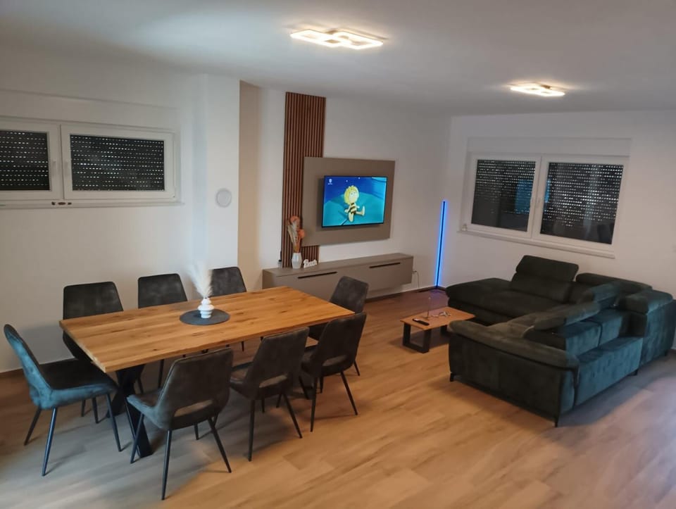 TV and multimedia, Living room, Other, Dining area