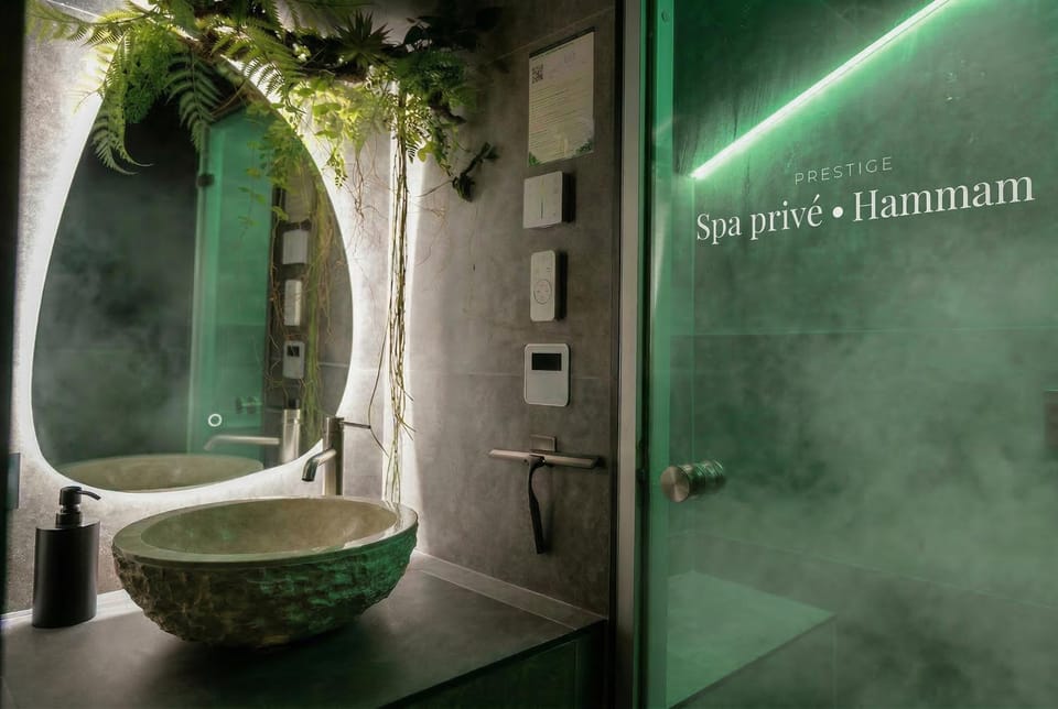 Shower, Steam room, Bathroom