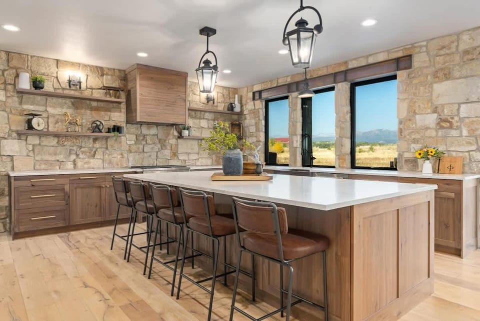 Luxury Retreat Teton Views 3 Acres House in Idaho