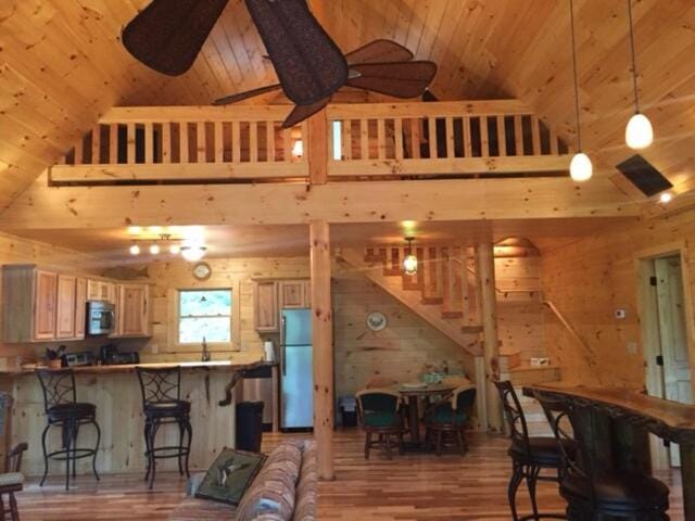 Country Log Cabin-15 min to Asheville Cabin in Swannanoa