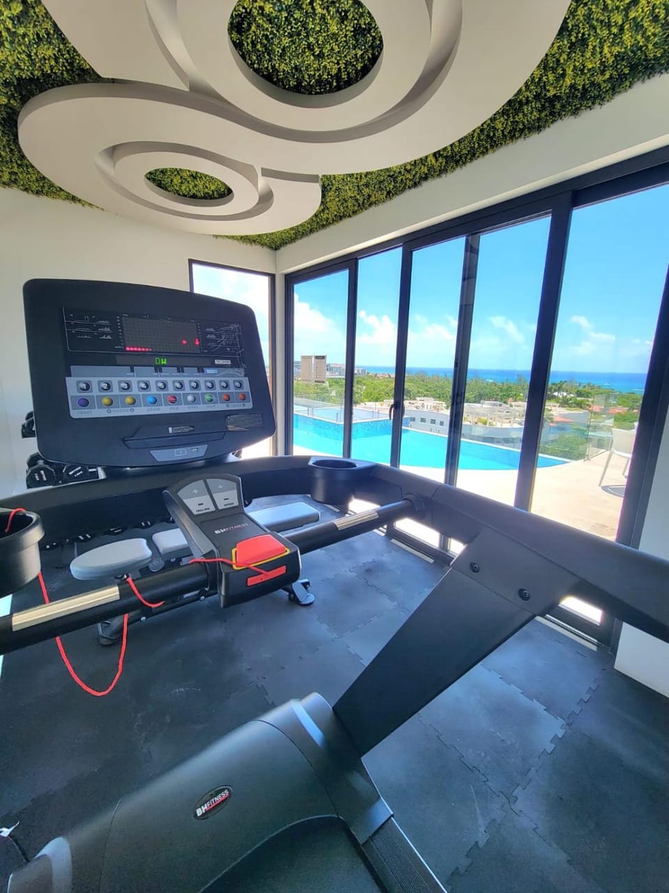 Fitness centre/facilities, Swimming pool