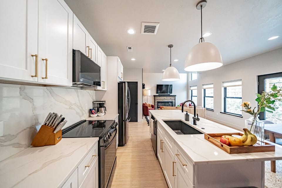 Stylish Townhome Walkable Garage House in Driggs