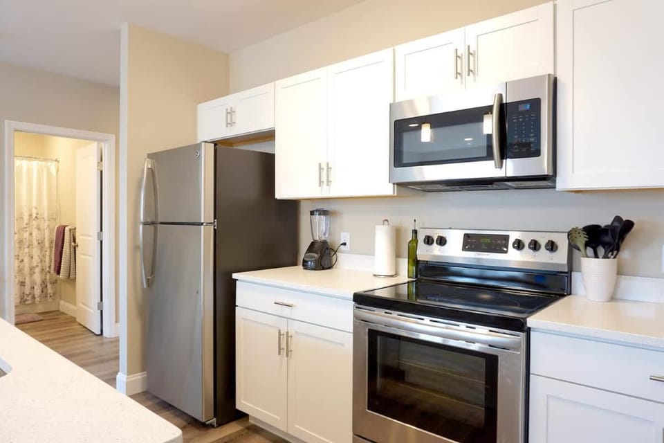 Unit 21 Spacious 2BR Apartment Long-term Stay Apartment in Chelsea