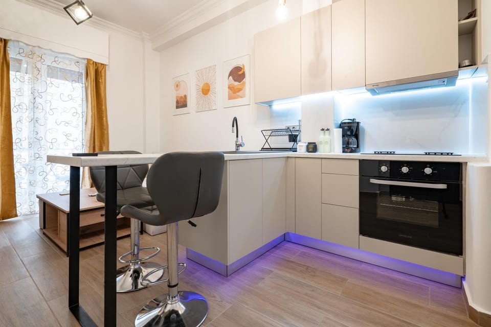 Zeus Nest for 4 pers by ΜΡS Apartment in Athens