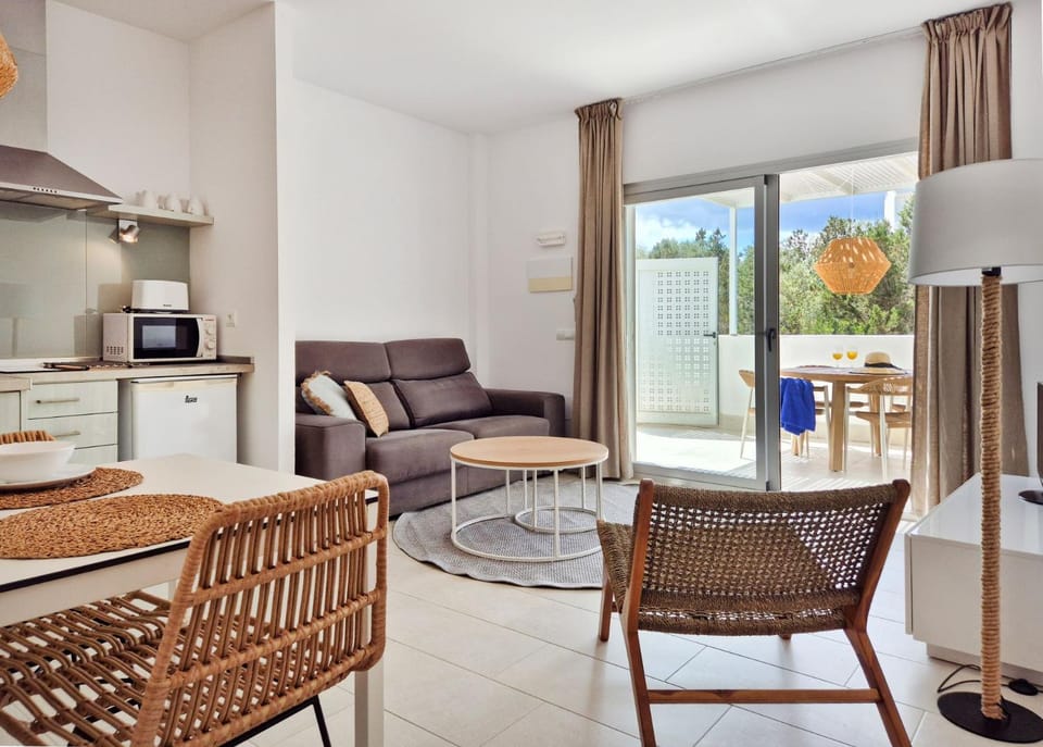 Apartamentos Proa - Emar Hotels Only Adults Apartment in Es Pujols