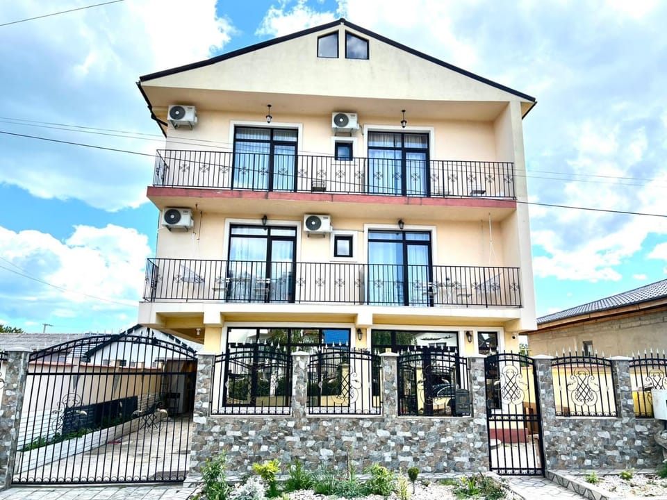 Vila Sedef Costinești Bed and Breakfast in Constanța County