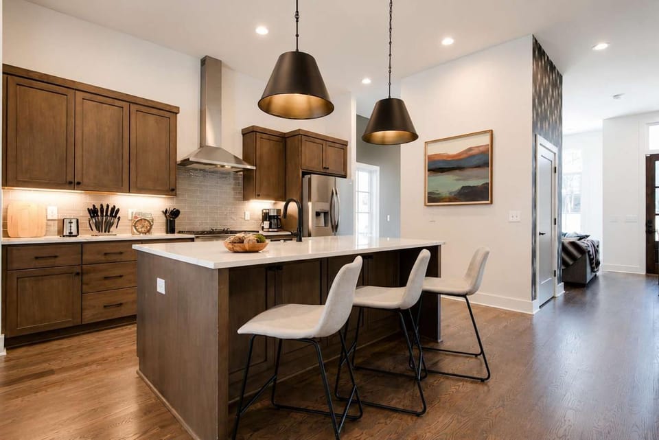 Kitchen or kitchenette, Photo of the whole room, Dining area, minibar, stove